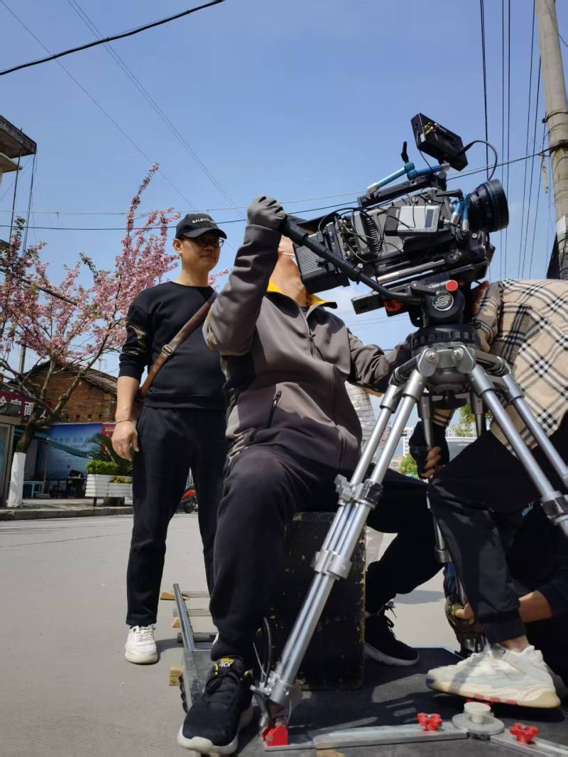 龙门县广告片拍摄：快消品牌爆款之选，网感内容适配社媒传播！